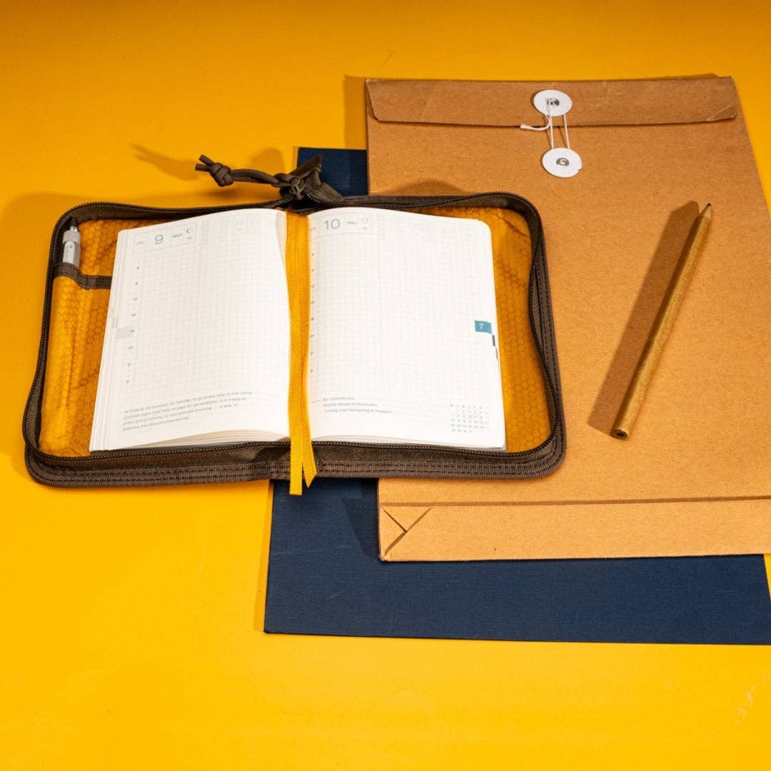LOCHBY – Field Folio A6
